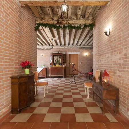 Al Palazzetto Oda ve Kahvaltı 3*