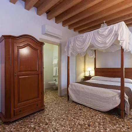 Oda ve Kahvaltı Al Palazzetto 3*