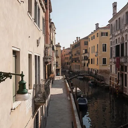 Al Palazzetto Venedik