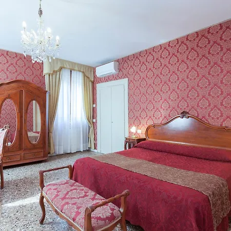 Al Palazzetto Oda ve Kahvaltı