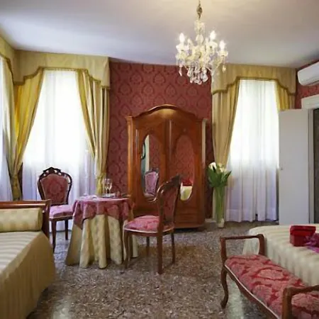 Oda ve Kahvaltı Al Palazzetto Venedik