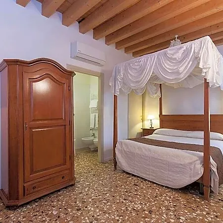 Al Palazzetto Bed & Breakfast 4*