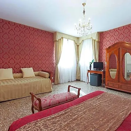 Al Palazzetto Venedig
