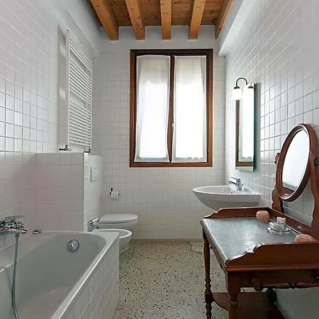 Al Palazzetto Bed & Breakfast 4*