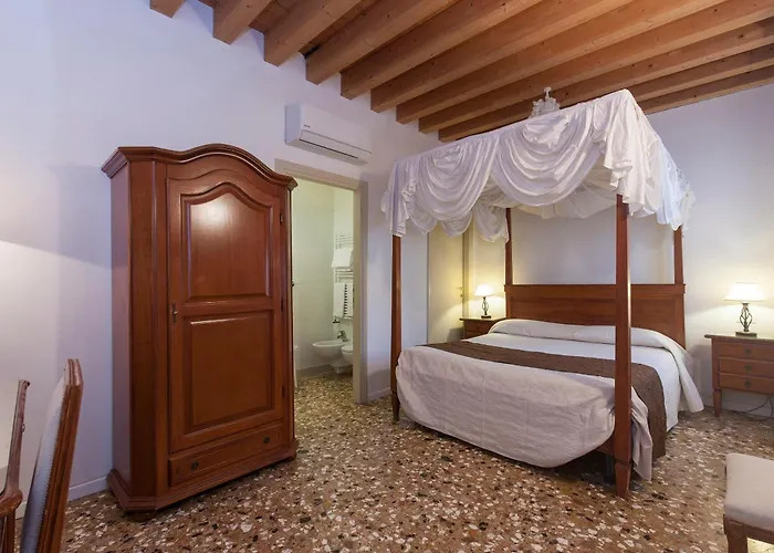 לינה וארוחת בוקר Al Palazzetto 3*