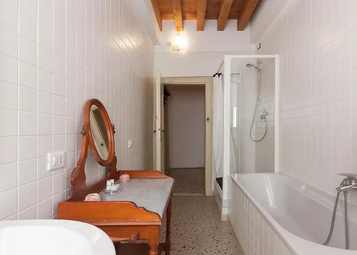 לינה וארוחת בוקר Al Palazzetto ונציה
