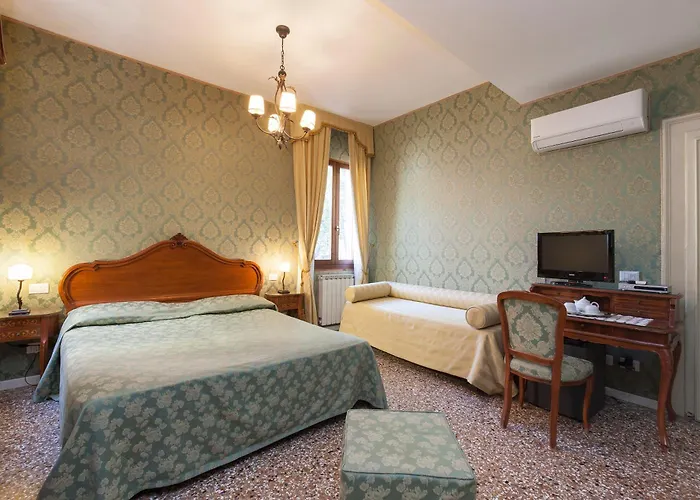 Al Palazzetto לינה וארוחת בוקר 3*