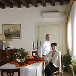 Bed & Breakfast Al Palazzetto 4*